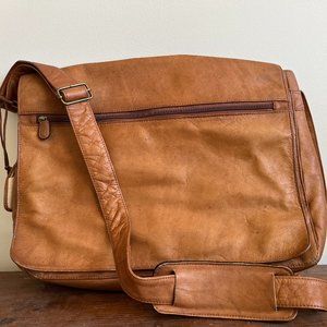 Boulder Ridge messenger bag